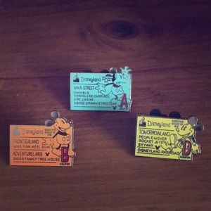 Disney Pin Set (7) Tickets
